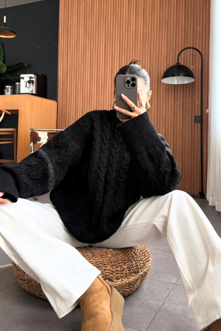 Προϊόν: Mπούζα Πλεκτή Oversized Με Σχέδιο Στην Ύφανση - Μαύρο Mπούζα Πλεκτή Oversized Με Σχέδιο Στην Ύφανση - Μαύρο