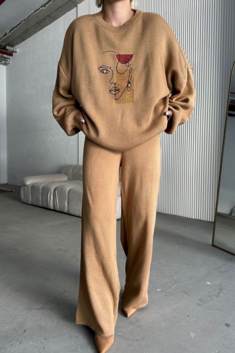 Προϊόν: Σετ Πλεκτή Μπλούζα Με Σχέδιο & Παντελόνα - Κάμελ Σετ Πλεκτή Μπλούζα Με Σχέδιο & Παντελόνα - Κάμελ