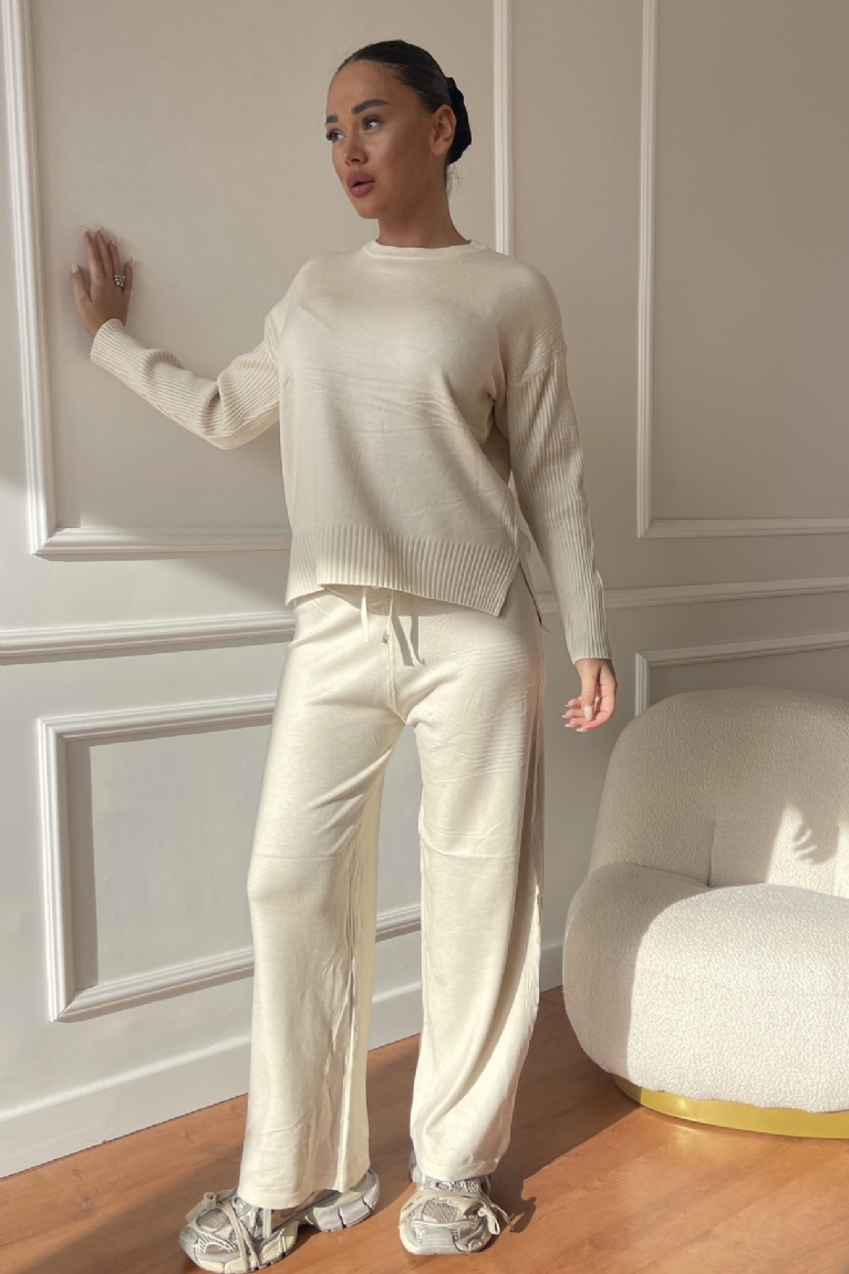 Προϊόν: Σετ Πλεκτή Μπλούζα Μακρυμάνικη & Παντελόνα Με Λάστιχο - Μπεζ Σετ Πλεκτή Μπλούζα Μακρυμάνικη & Παντελόνα Με Λάστιχο - Μπεζ