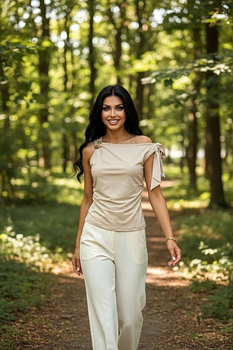 Τοπ One-Shoulder με Χρυσή Αγκράφα - Μπεζ